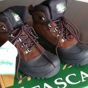 Winter outdoor boots kids size 3 Itasca brand